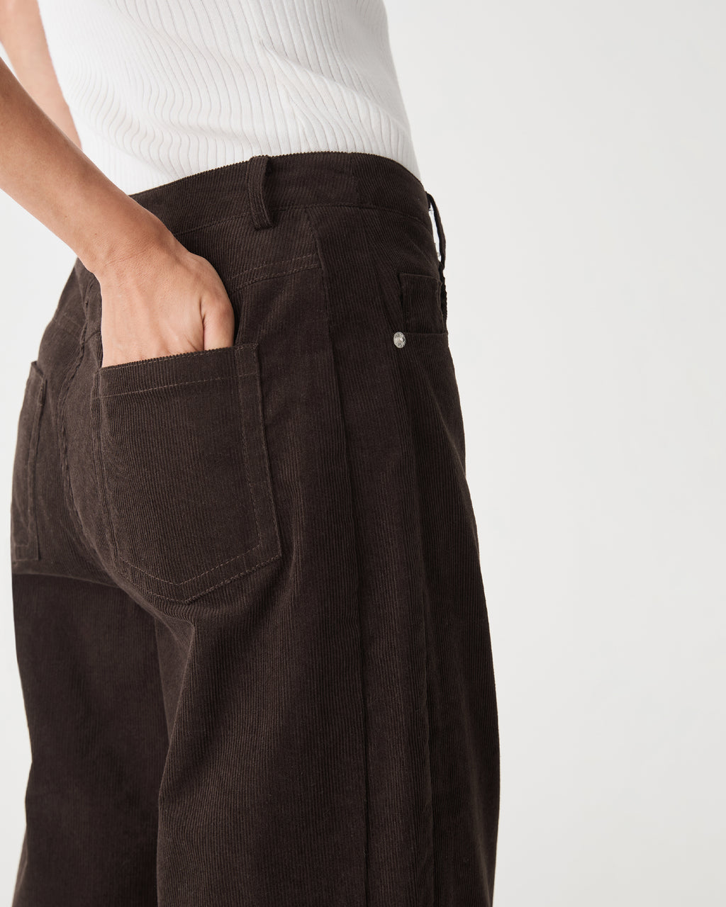 Nya Corduroy Barrel Leg Pants