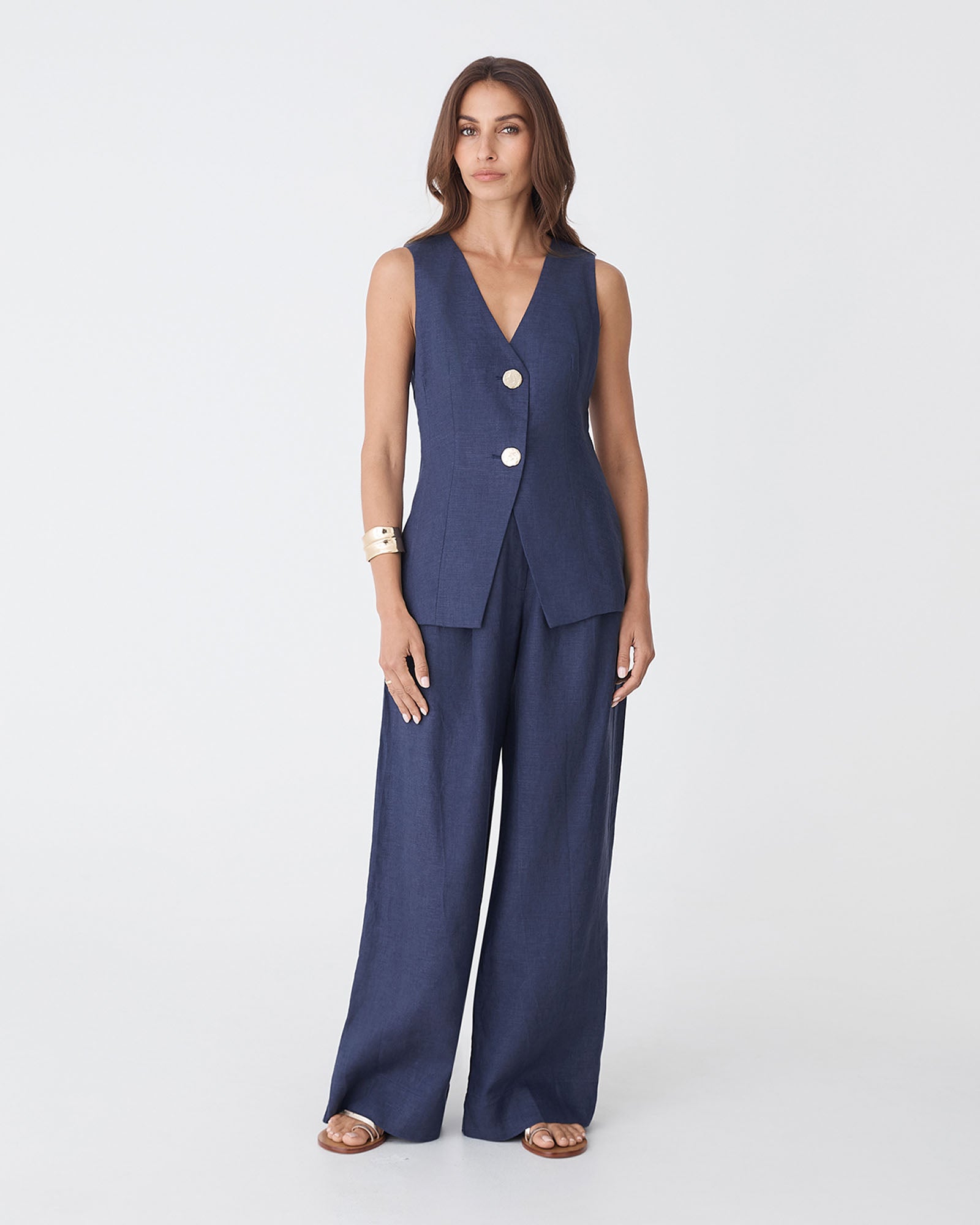 Ami V-Neck Linen Vest