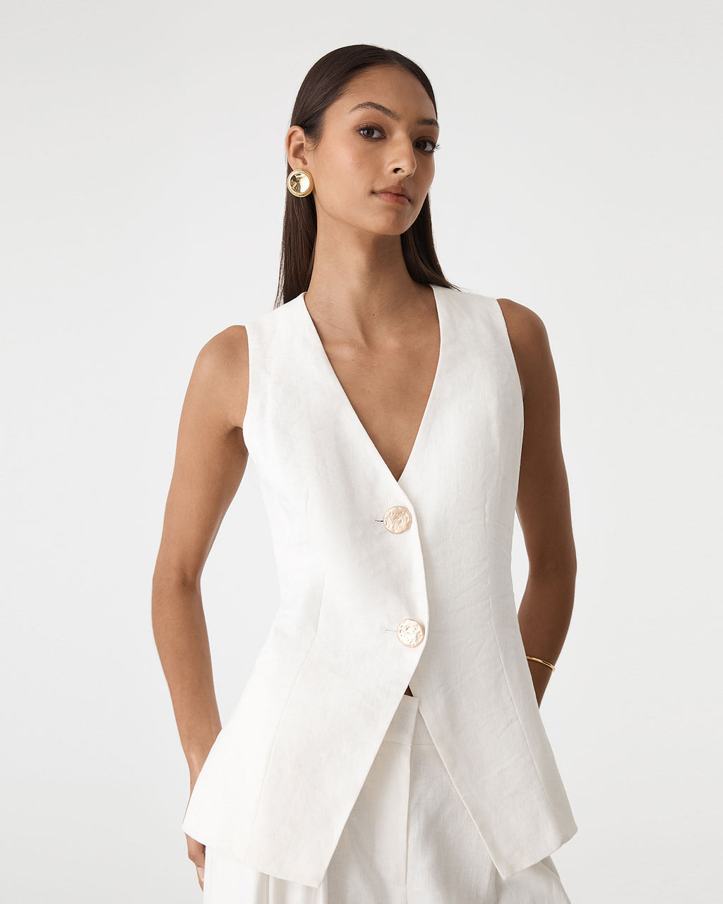 Ami V-Neck Linen Vest