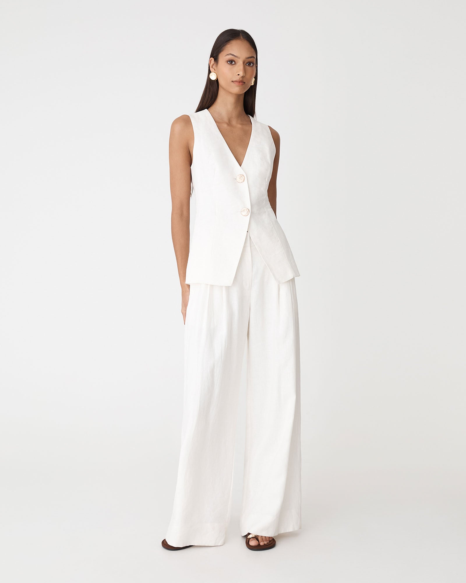 Ami V-Neck Linen Vest