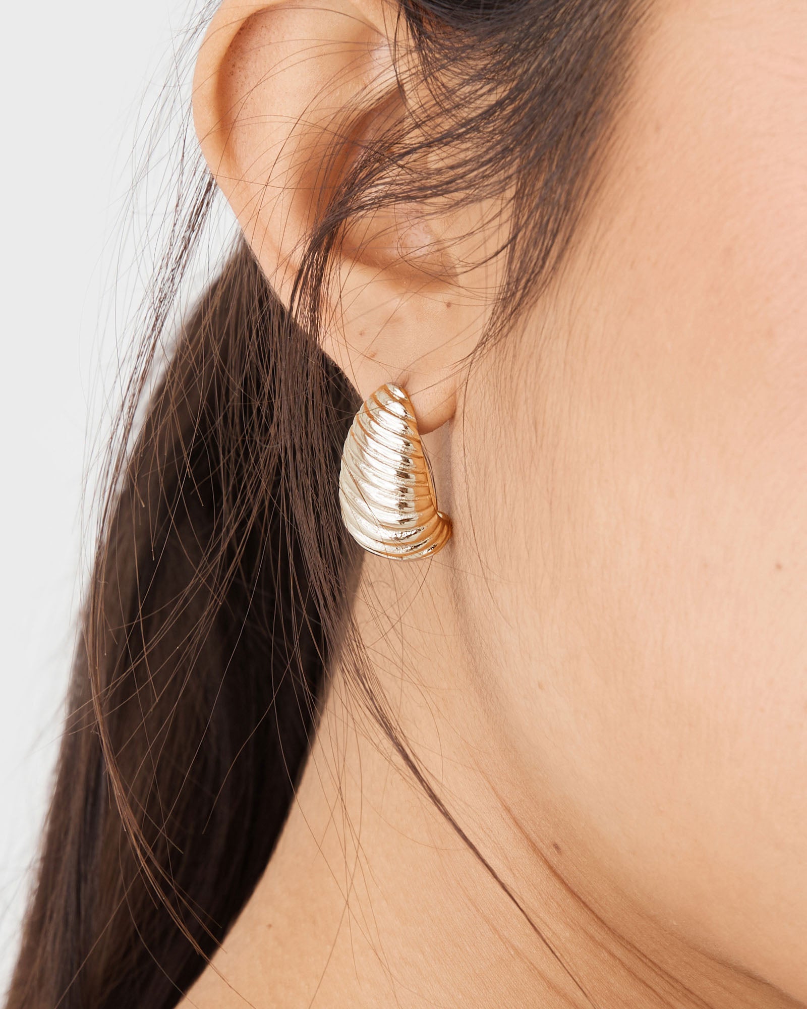 Nora Ribbed Earrings