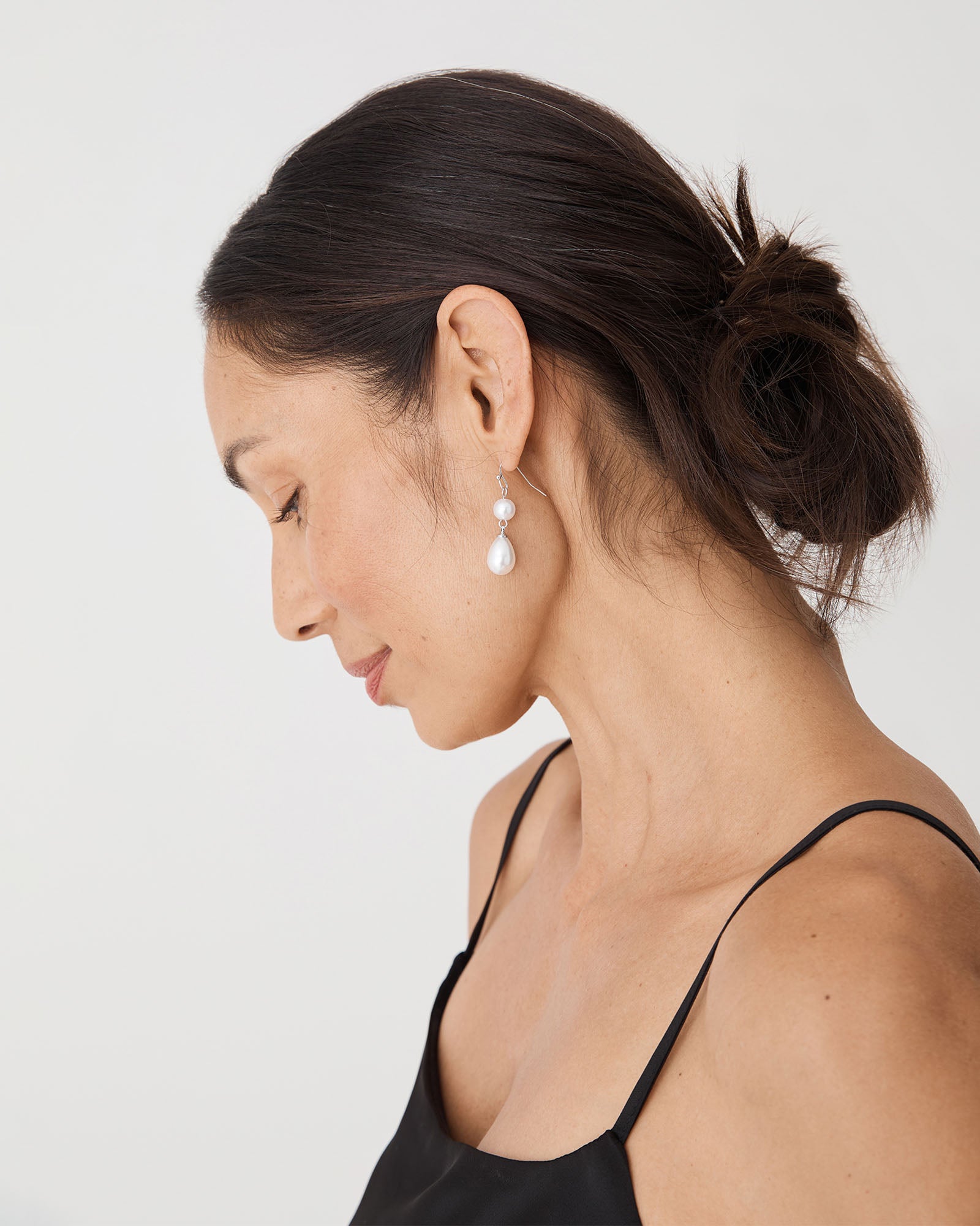 Victoria Pearl Earrings