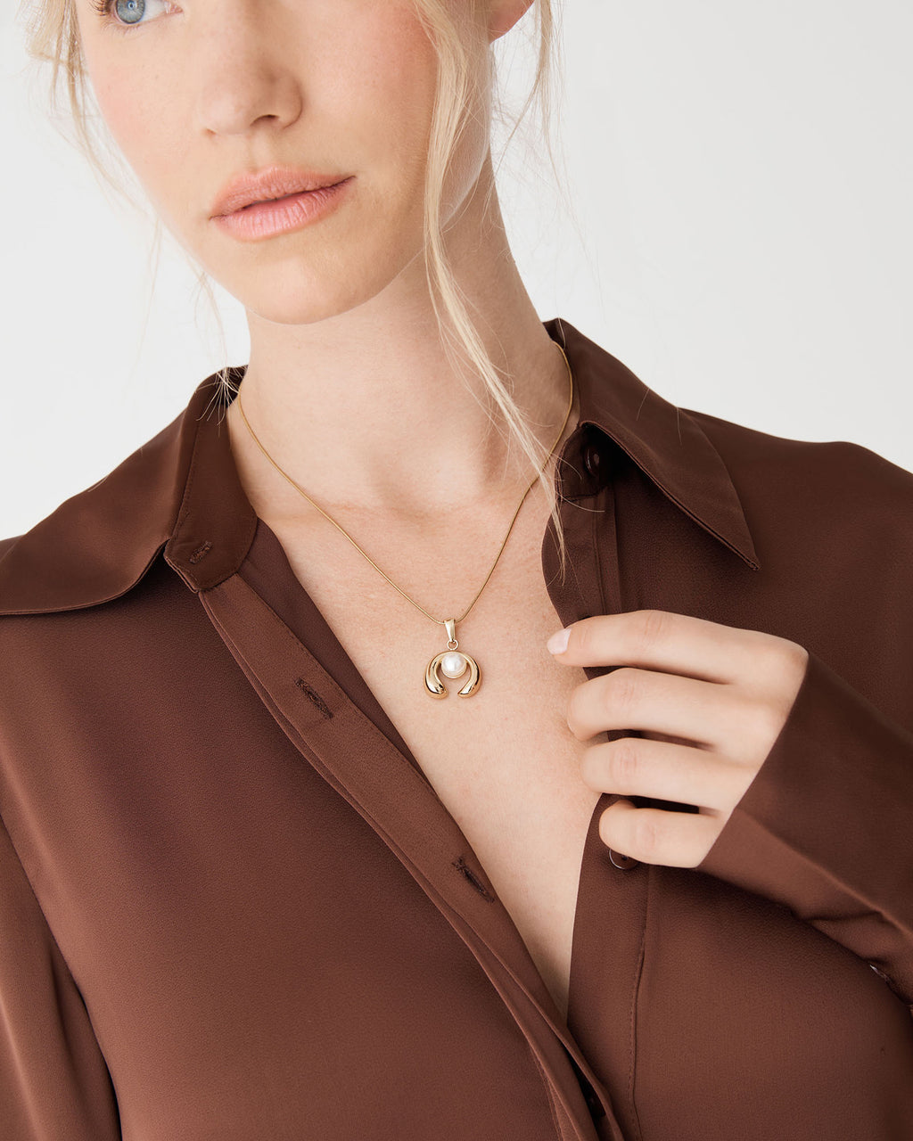 Alba Pearl Pendant Necklace